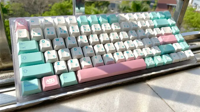 pastel white pink blue keycaps ( japanese support )